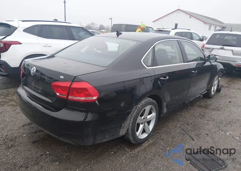 2012 Volkswagen Passat 2.5L Se z USA, uszkodzony, nr VIN 1VWBP7A34CC040426